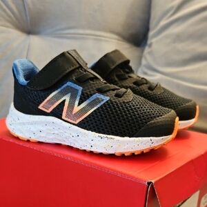 NIB New Balance Fresh Foam Arishi V4 Bungee Lace Black Orange Sneakers 6 Toddler